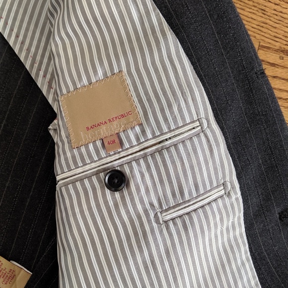 Banana Republic Heritage Grey Pinstripe Blazer 40R - Picture 3 of 7
